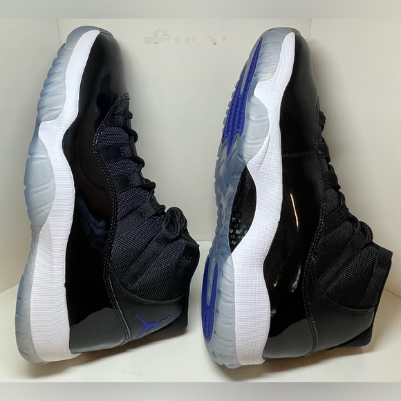 Air Jordan 11 ‘Space Jam’ - Picture 5 of 8